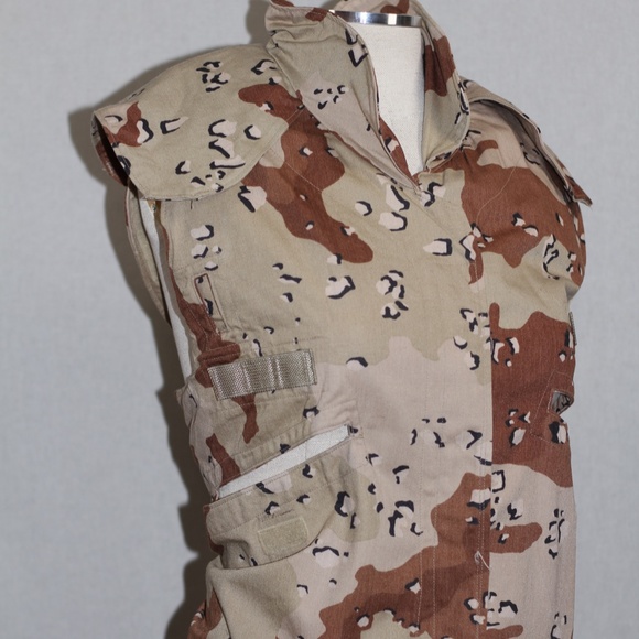 Authentic Brown Military Vest - Picture 14 of 16